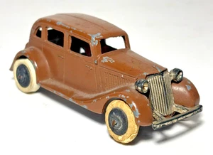 Vintage Tootsietoy 1934 Brown Ford Sedan #0111 Original Paint & Tires Toy Car - Picture 1 of 7