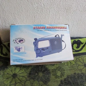 ** Neu Vintage Dynamo Wiederaufladbar AM/FM/SW 1-6 Bands Welt Radio. Gratis Versand ** - Bild 1 von 2