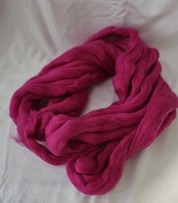 Fuchsia Superwash Fine Merino Wool Top Roving Spinning Fiber 7.9 Oz - Image 1 of 4