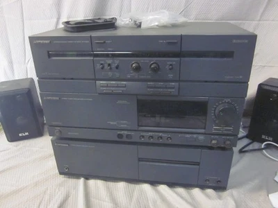 Amplificador estéreo Mitsubishi M-A4370, preamplificador M-PF5350, cubierta de casete M-T4320 Foto 1 de 4