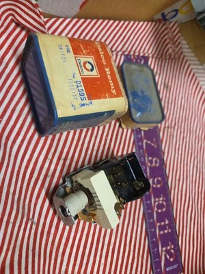 NOS 1968-78 CADILLAC ELDORADO DEVILLE FLETWOOD CALAIS 75 HEADLAMP SWITCH 1995197 - Image 1 of 4