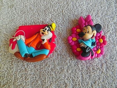 COLEÇÃO DE 2 ÍMÃS DE GELADEIRA VINTAGE DE RESINA DISNEY PATETA E MINNIE MOUSE - Imagem 1 de 4