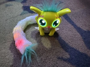 Lil Gleemerz Sungleem Yellow Talking Lemur Figure Light Up Tail & Sounds - Picture 1 of 7