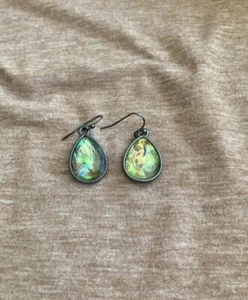 Drop Earrings Gunmetal Gray Framed Green Iridescent Teardrop Stone C66-36 - Picture 1 of 2