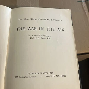 The War In The Air The Military History Of World War 1 1967 Edition Former Libra - Foto 1 di 13