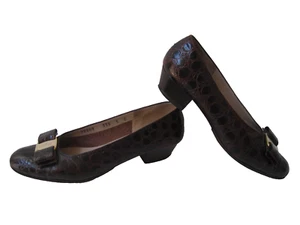 SALVATORE FERRAGAMO BOUTIQUE COCODRILO CUERO BOMBA 1" TACÓN MUJER EE. UU. 5C ITALIA - Imagen 1 de 8