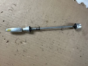 Mavic Rear Quick Release Skewer 135mm Silver - Picture 1 of 5