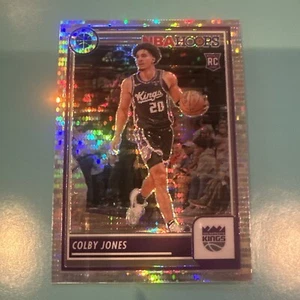 2023-24 Hoops Premium Stock Pulsar Prizm #49 Colby Jones RC - Bild 1 von 2