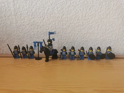 LEGO CASTLE: 10 alte FALKEN - RITTER - Bild 1 von 4