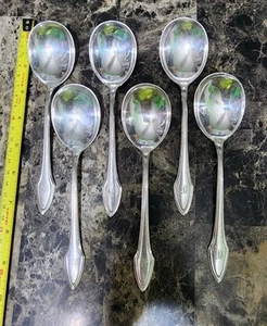 👍SET MIT 6 ANTIKEN um 1910 MOLLY STARK VERSILBERTEN GUMBO SUPPENLÖFFELN 🥣 MONO C - Bild 1 von 8