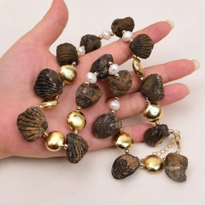 Colar de contas escovadas concha marinha marrom pérola branca cultivada 18" - Imagem 1 de 4