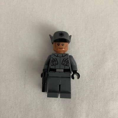 Lego Minifigures Star Wars - First Order Officer (sw0670) Set 75101 - Image 1 of 2