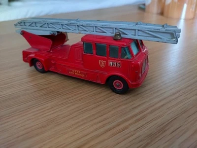 1960s Matchbox Lesney King Size K 15 Kent Fire Brigade Merryweather Fire Engine  - Image 1 of 4
