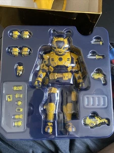 One:12 Collective Krig: Murder Hornet Edition Figure - NEW IN STOCK - Picture 1 of 7