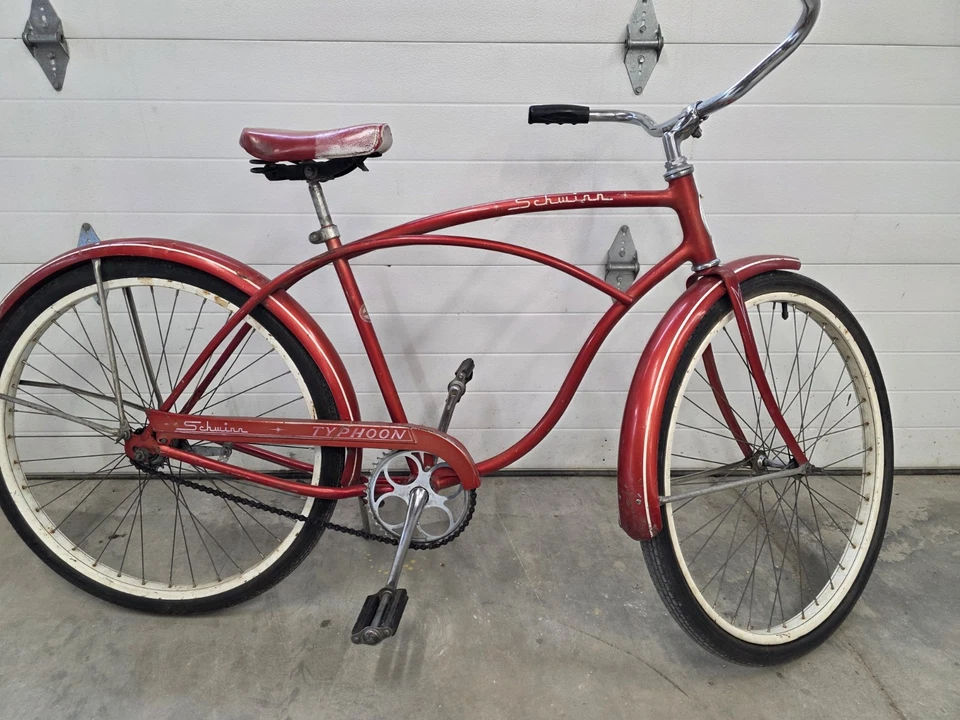 1964 Schwinn Typhoon Bicicleta Vermelha Fabricada nos EUA Antiga Toda Original - Imagem 1 de 4