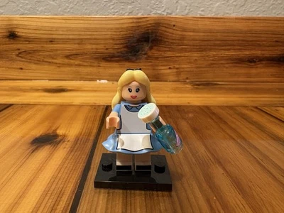 LEGO Disney Alice In Wonderland Series 1 Mini Figure Mini Fig 71012 - Image 1 of 3