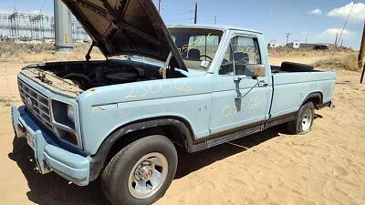 Pinza de freno delantera derecha Ford F150 1980-1985 pasajero con soporte de montaje OEM Foto 1 de 4