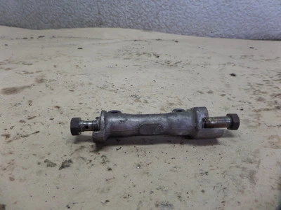 1982 年本田 CB650C 前刹车线分流器 — 第 1/3 张图片