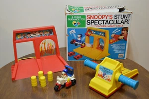 Vintage Snoopy's Stunt Spectacular! A Child Guidance Toy Crash-Apart Cycle - Picture 1 of 12