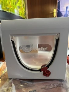 Petsafe Staywell Classic Cat Flap - Picture 1 of 4