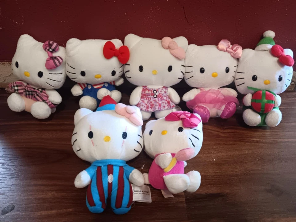 Lote de 7 peluches de Hello Kitty Foto 1 de 1
