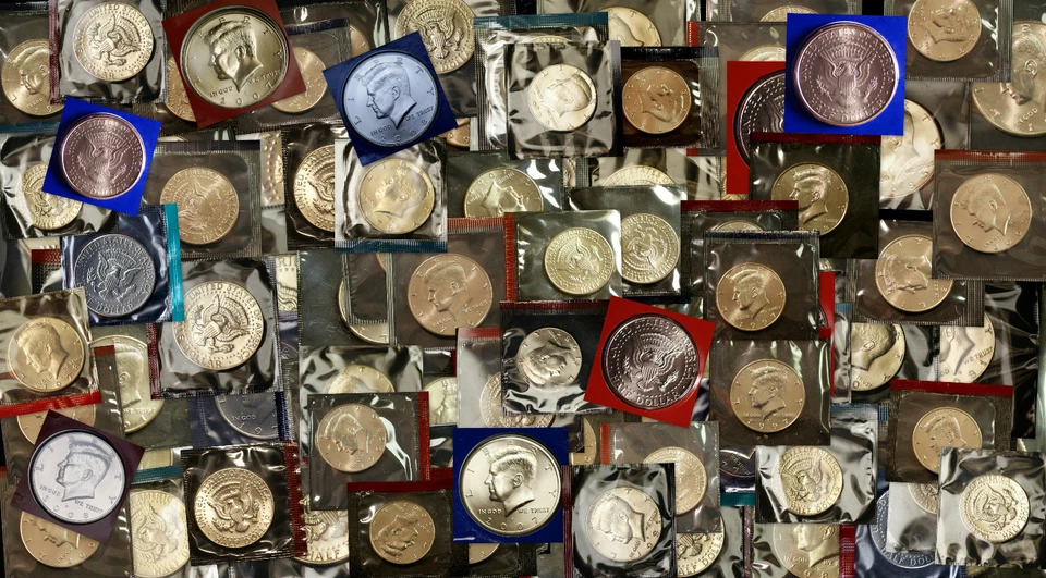 1968 thru 2016 P+D Kennedy Half Dollar Mint Set in Original Mint Cello Lot of 91 - Image 1 of 1