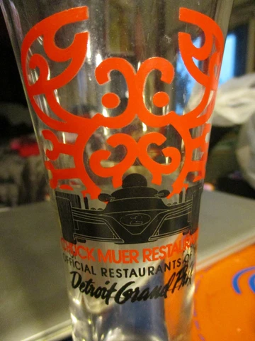 Vintage DETROIT GRAND PRIX Chuck Muer Restaurants 12 Oz Shell Style Glass Cover