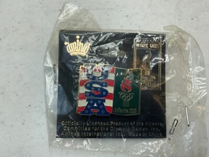 1996 ATLANTA OLYMPIC GAMES USA FLAG LAPEL HAT PIN BADGE - Picture 1 of 2