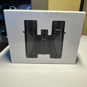 ZEISS 10x25 Terra ED Pocket Binoculars Black New, Zeiss Lifetime - Sealed - Picture 1 of 5