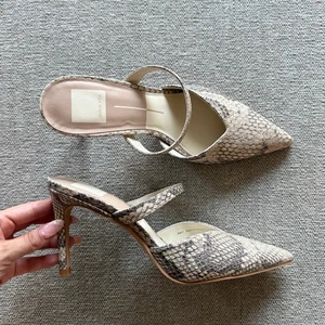 Dolce Vita Kanika Strappy Heels Size 7 Sand Snake Embossed Leather Pointed Toe - Picture 1 of 7