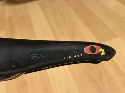 Sillín de bicicleta de cuero con rieles de titanio vintage Avocet O2 Air 40R años 90 MTB Foto 1 de 4