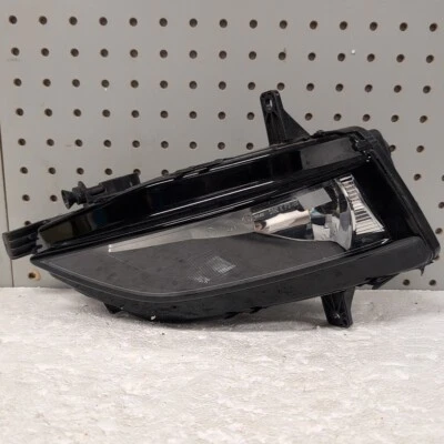 Farol de neblina de LED Volkswagen Jetta driver esquerdo 2019 - 2020 5GM.941.661 (5687) - Imagem 1 de 4