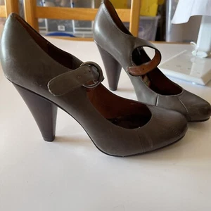 Scarpe donna M&S tortora 6,5 40 pelle grigio marrone tacco alto Mary Jane mai indossate - Foto 1 di 10