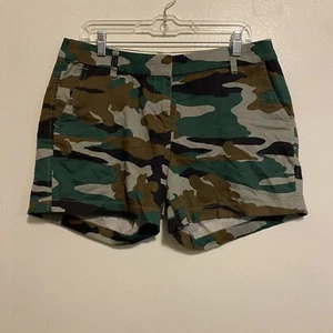 J.Crew Shorts Damen 10 grün und braun Shorts mit Camouflage Muster - Bild 1 von 12