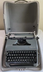 1958 Olympia SM3 DeLuxe Schreibmaschine Hartschalenschlüssel getestet SM3 S#1161335 mit Hartschalenkoffer - Bild 1 von 15