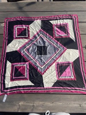 Anne Klein Geometric 70s Vintage 100% Silk Scarf Pink Black - Image 1 of 3