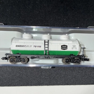 Marklin 8676 Union Carbide Chemicals Tank Car Z Scale - Image 1 of 2