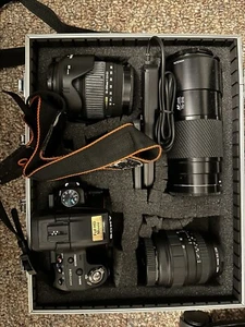 Sony A33 Camera With 3 Lens And Carrying Case - Picture 1 of 5