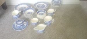 Vintage Willow Ware - Royal-Ironstone China, (52 Pieces). Blue Willow Pattern - Picture 1 of 15