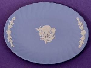 Plato Wedgwood Jasperware Ovalado Crema en Azul Morning Glory 736 - Imagen 1 de 3