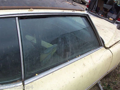 Cadillac Coupe Deville 1969 puerta derecha ventana vidrio fabricante original usado Electra Olds 98 Foto 1 de 2