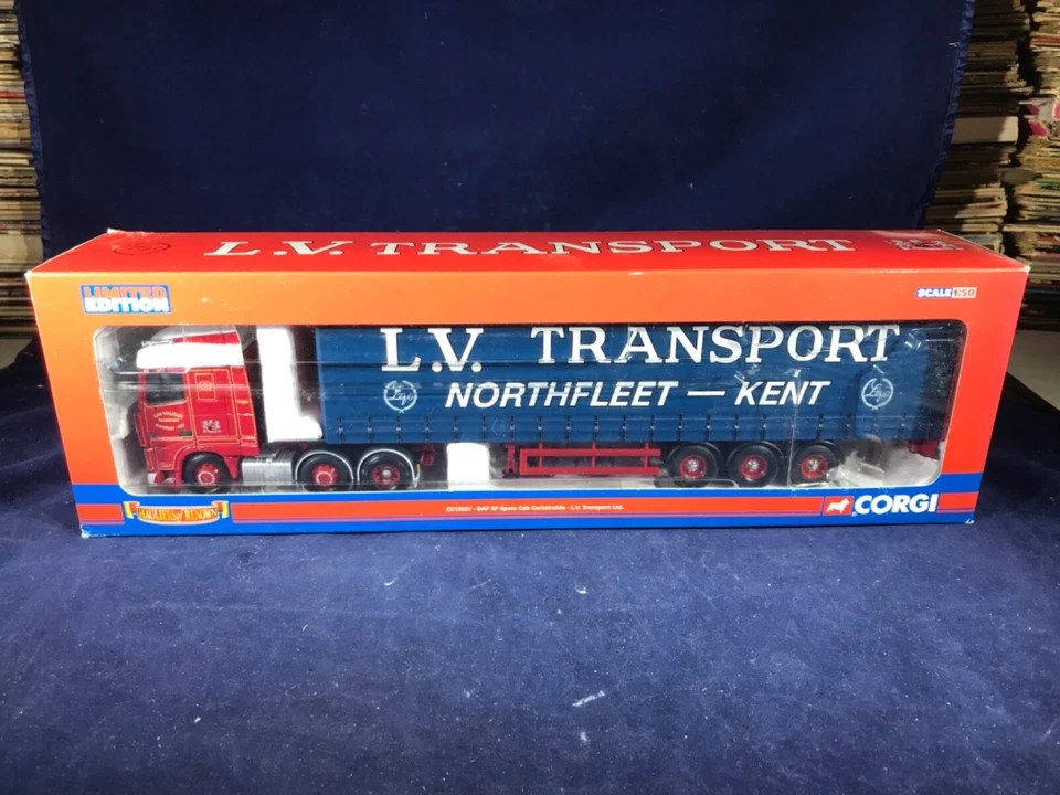 K-53 CORGI 1:50 SCALE DIE CAST TRUCK  - CC13227 DAF XF SPACE CAB CURTAINSIDE - Image 1 of 4