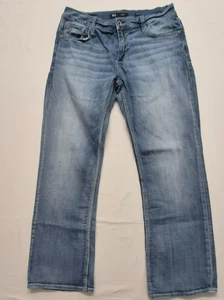 Jeans BKE Hebilla Para Hombre Carter Recto Elástico Flex Denim Azul 33x30 Lavado Medio - Imagen 1 de 14