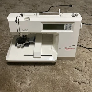 Bernette 600 Deco Digital Embroidery Sewing Machine & Power Cord - Picture 1 of 18
