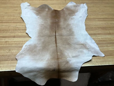 Cabello en piel de pantorrilla - Precioso bronceado suave leve daño # 0016505 Foto 1 de 4