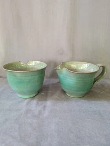 Ed & Mary Scheier Green Hand Thrown Pottery Creamer And Sugar (Broken) Signed - Picture 1 of 7