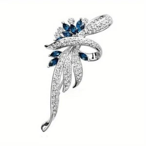 Stylish Blue Flower Shiny Rhinestone Brooch Sweater Corsage Accessory Pin Gift - Picture 1 of 2
