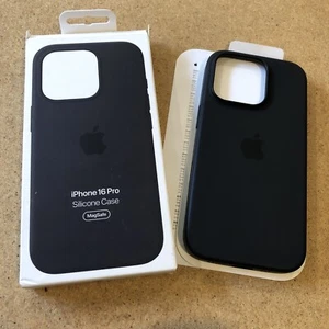 Genuine Apple iPhone 16 Pro Silicone Case MagSafe Cover Black A3315 MYYJ3ZM/A - Picture 1 of 8