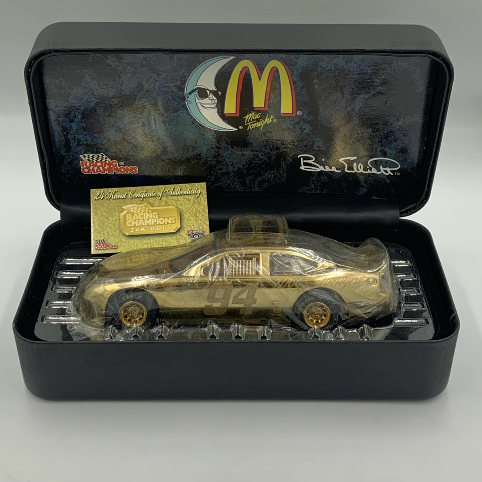 Ford Taurus 1998 oro 24 k 50 aniversario Mac Tonight Foto 1 de 4