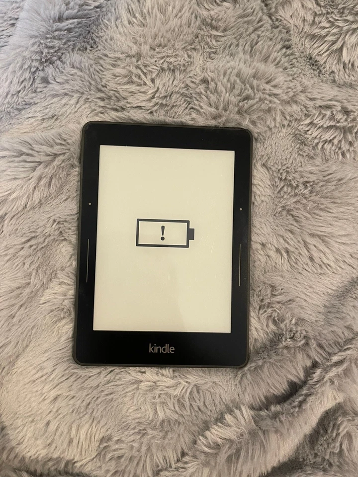 Amazon Kindle Voyage (7th Generation) 4GB, Wi-Fi, 6 inch - Black - Image 1 of 3
